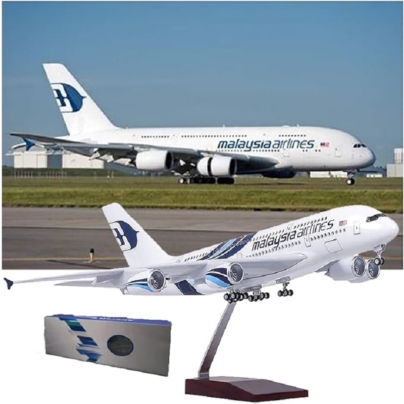 Model Airplane Plastic - Model samolotu Malaysia Airlines A380 w