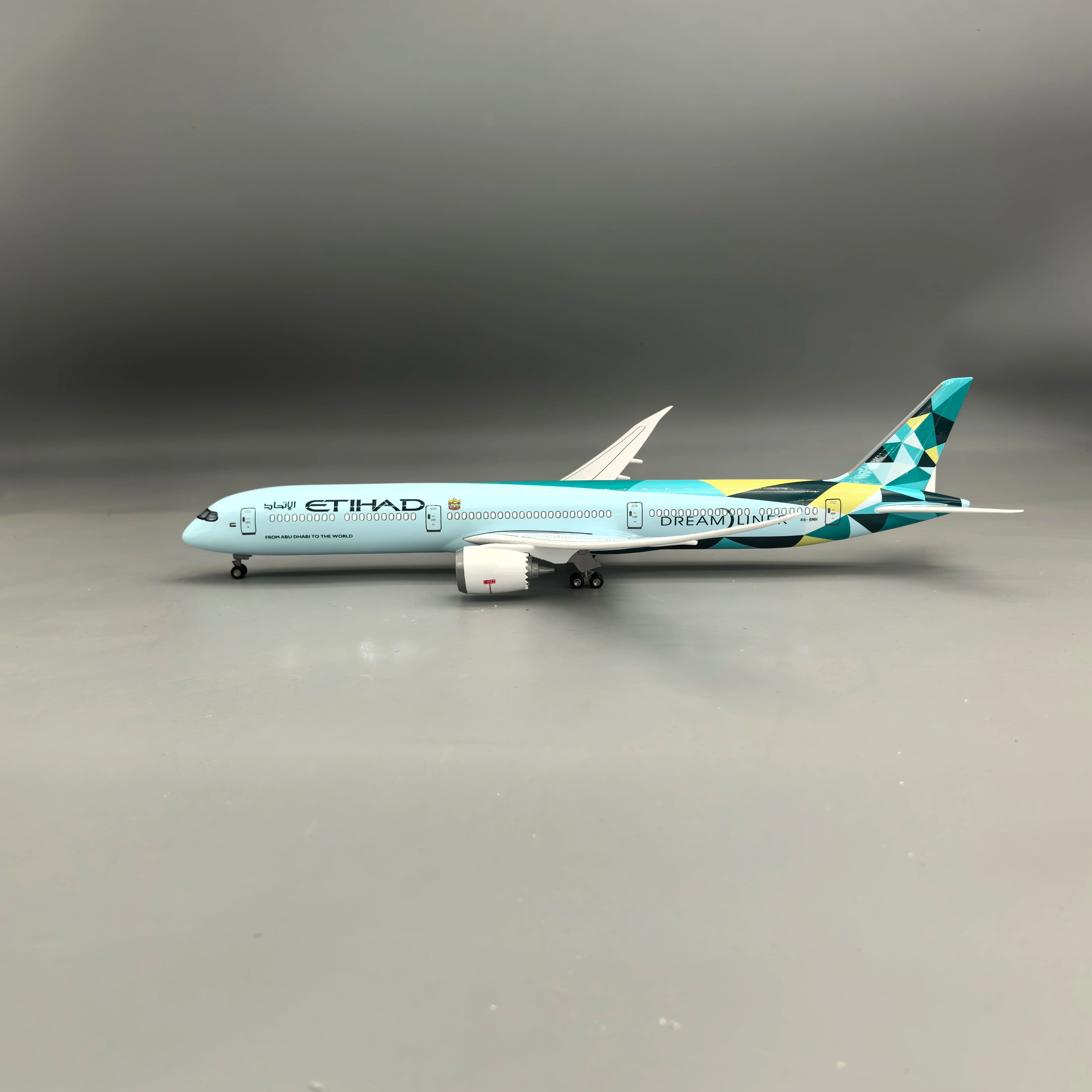Model samolotu Etihad B787-10  – Model Airplane Plastic recenzja i cena