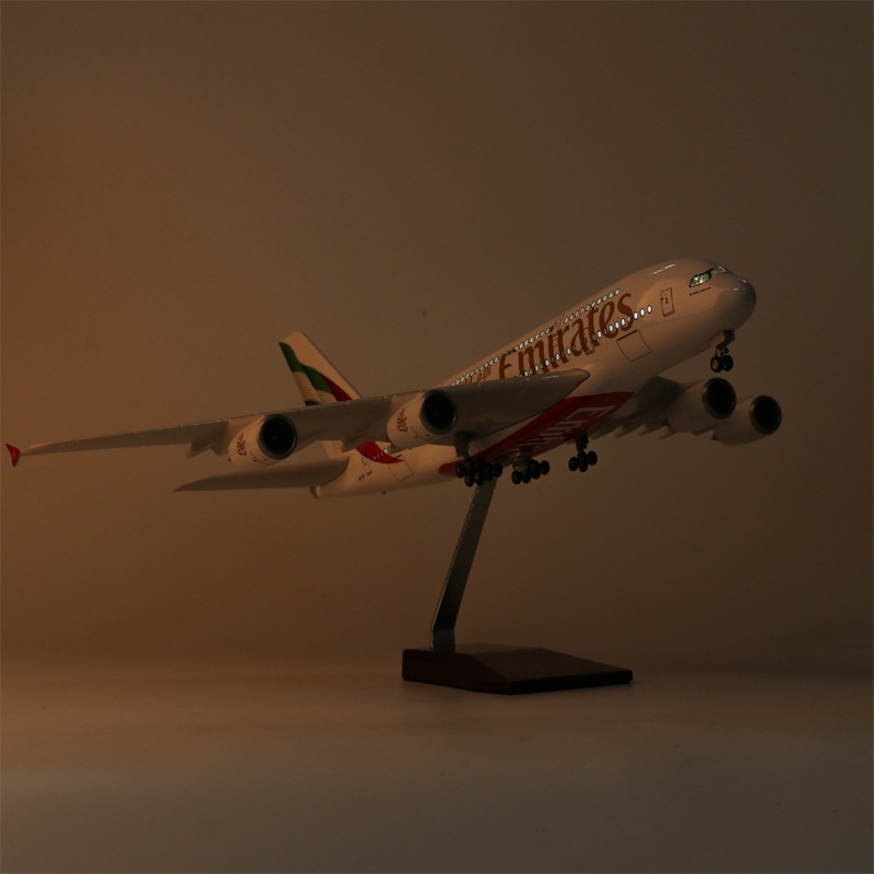 Nowy model samolotu Emirates A – Model Airplane Plastic recenzja i cena